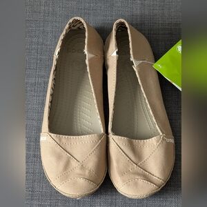 Crocs Women's Flats Size 7 Khaki NWT